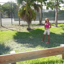 Alyson Mystery en 'Bangbros' Bonita, en forma y flexible (Miniatura 74)