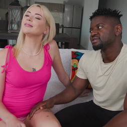 Angelique Rose en 'Bangbros' ¡Destruyendo la rosa de Angelique! (Miniatura 138)