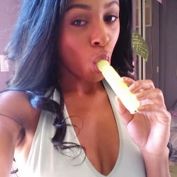 Anya Ivy en 'Bangbros' Belleza de piel color moca follando en un entorno interracial (Miniatura 105)