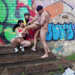 Athenea Rose en 'Bangbros' Clima hecho para el anal (Miniatura 660)