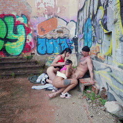 Athenea Rose en 'Bangbros' Clima hecho para el anal (Miniatura 835)