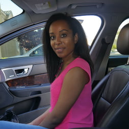 Deana Dulce en Estudiante cachonda es follada en el coche fuera de la universidad (foto 18) Deana Dulce en 'Bangbros' Estudiante cachonda es follada en el coche fuera de la universidad (Miniatura 18)