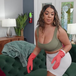 Gigi Lysette en 'Bangbros' La criada latina se pone a trabajar (Miniatura 68)