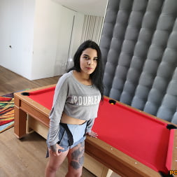 Inna Davis in Eighteen Year Old Colombian Virgin (Photo 40) Inna Davis in 'Bangbros' Eighteen Year Old Colombian Virgin (Thumbnail 40)