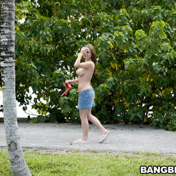 Jennifer Stone in Makes A Porno (Photo 14) Jennifer Stone in 'Bangbros' Makes A Porno (Thumbnail 14)