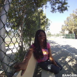 Jessica Grabbit en 'Bangbros' ¡¡¡Nos encantan esos botines grandes!!! (Miniatura 1)