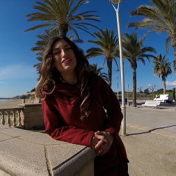 Julia Roca en 'Bangbros' Follando en la playa! (Miniatura 1)