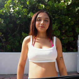 Katerina Karson en 'Bangbros' El gran polla blanca de Miami (Miniatura 168)