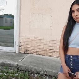 Kimberly Love en 'Bangbros' Latina caliente follada en el autobús (Miniatura 518)