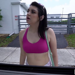 Leda Lotharia en 'Bangbros' Puta de Internet se la mete por el culo (Miniatura 375)