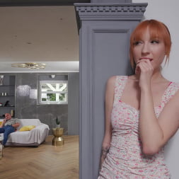 Lilly Mays en 'Bangbros' Fantasía anal de hijastra (Miniatura 59)