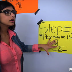 Mia Khalifa in BJ Lessons (Photo 24) Mia Khalifa in 'Bangbros' BJ Lessons (Thumbnail 24)