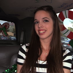 Mia Monroe en 'Bangbros' Una Navidad muy Bangbros (Miniatura 144)