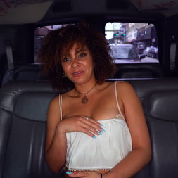 Payton Banks en 'Bangbros' Payton obtiene una gran oportunidad en el autobús (Miniatura 363)