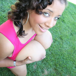 Selena Star en 'Bangbros' ¡Tetas monstruosas! (Miniatura 80)
