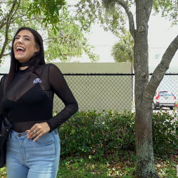 Selene Sinclair en 'Bangbros' Primera cita en el autobús (Miniatura 164)