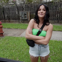 Serena Sterling en 'Bangbros' A Serena le encanta la salchicha italiana (Miniatura 112)
