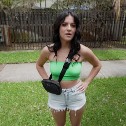 Serena Sterling en 'Bangbros' A Serena le encanta la salchicha italiana (Miniatura 168)
