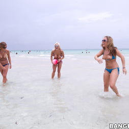 Sofia Ressen en 'Bangbros' Chicas de playa (Miniatura 80)