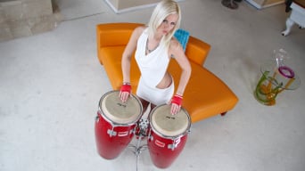 Tara Lynn Foxx В 'Sexy blonde girl with big butt does some hot anal'